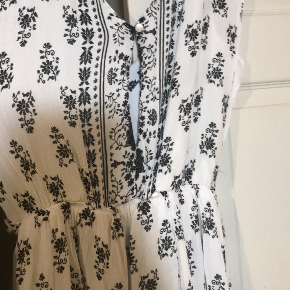 Romper - Picture 3 of 4